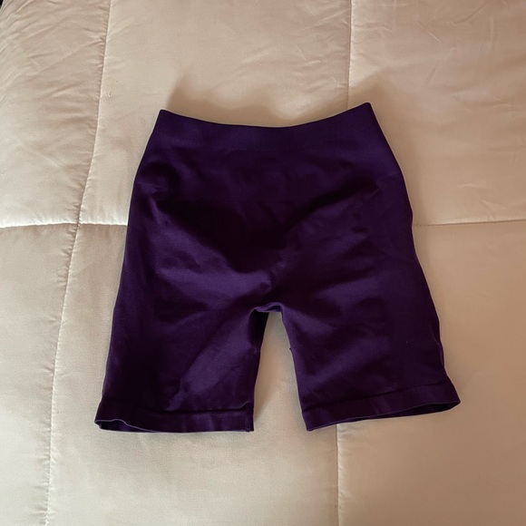 Aurola Shorts - Picture 2 of 2